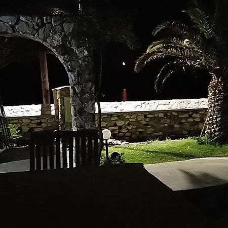 Το Πετρινο Villa Agia Marina Mikrolimanou Екстериор снимка