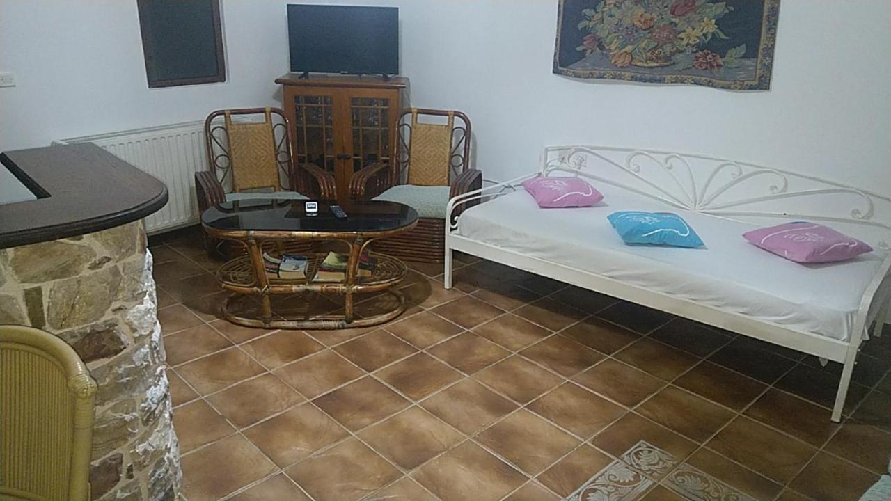 Το Πετρινο Villa Agia Marina Mikrolimanou Екстериор снимка
